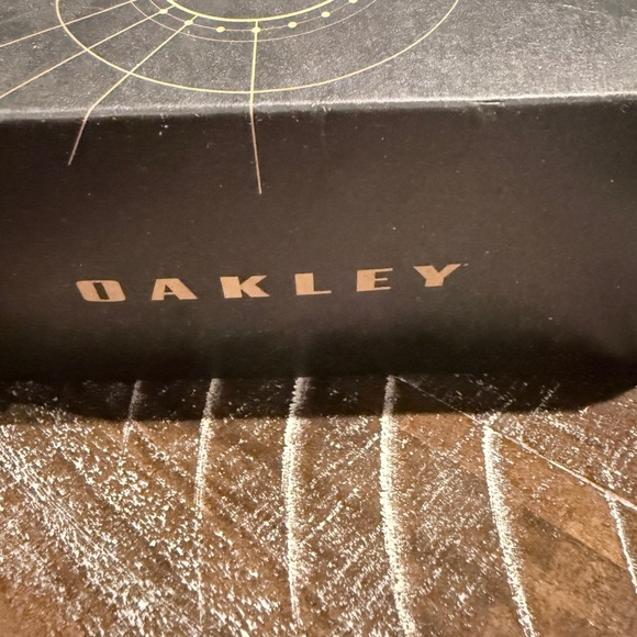 Oakley Jawbreaker Glasses Polished White with Prizm Snow Sapphire Iridium Lenses - Picture 10 of 10